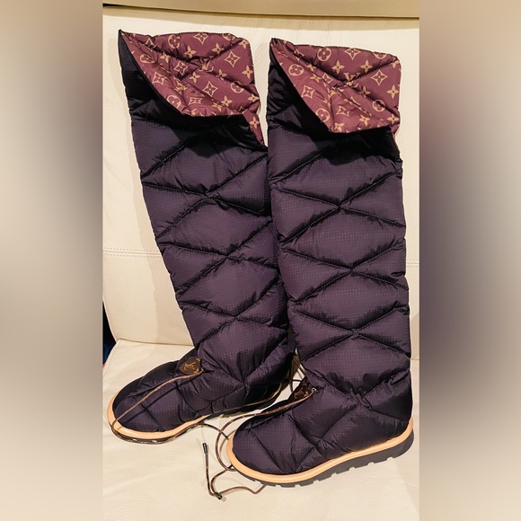 LOUIS VUITTON PILLOW COMFORT HIGH BOOT 1A93ON (Size 8, Color BLK) - Picture 11 of 11